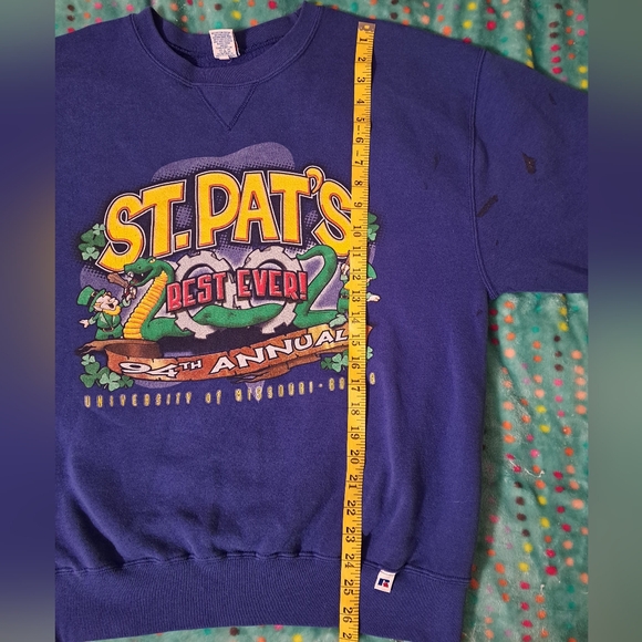 Vintage 2002 Best Ever St Pat's UMR Russell Sweater. Size Large - Picture 8 of 9